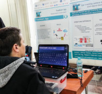 Cercetători de la Universitatea Tehnică au creat un dispozitiv pentru nevăzători