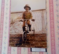 Album în nuanțe de gri al unei copilării regale