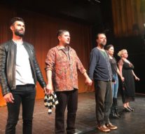 Furtună de rîs din București