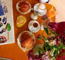 Bonjour la micul dejun