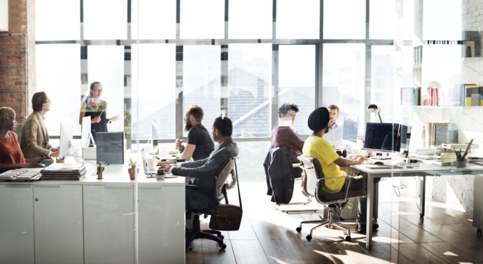 Corporatist de pe băncile facultății