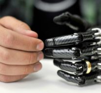 Robotul cu mîini de chirurg