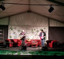 Concertul începe cînd stingi lumina