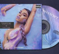 O umbrelă de zahăr deasupra oamenilor