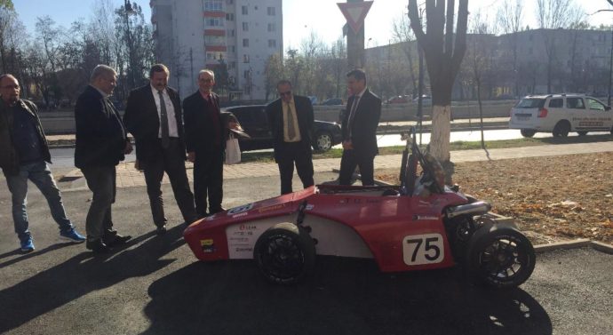 Studenții de la Politehnică au prezentat trei mașini de curse construite de ei