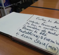 „Cartea de Aur a Conservatorului” readusă în patrimoniul Universității Naționale de Artă din Iași