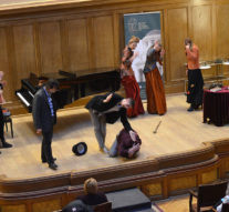 „Liniște! Sîntem la bibliotecă!”