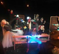 Hamlet, readus cu picioarele pe pămînt