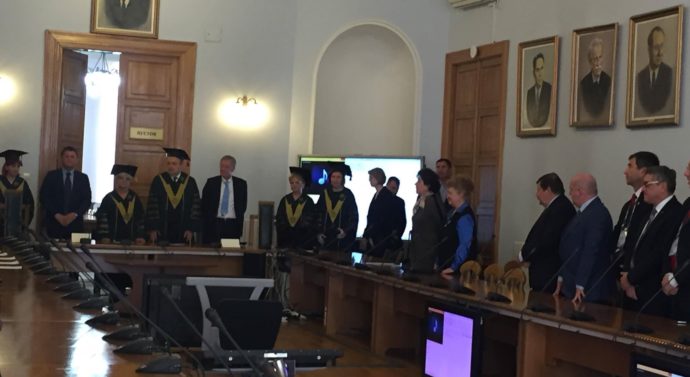 Doi chirurgi din Marea Britanie și Serbia au primit titlul de Doctor Honoris Causa ai Universității de Medicină și Farmacie