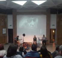 Actorii care-au scos Cîntecele naive din pălărie