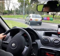 Pauza dintre cursuri se petrece la volan