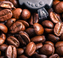 Ceștile de carton au scos cafeaua în stradă