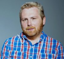 Două lumi în explozie