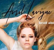 Capetele sus, apa nu ne înghite!