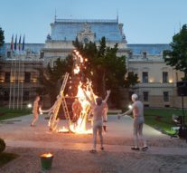 Oamenii cavernelor au devenit actori