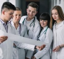 Rezidenții fac gărzi pe banii lor și tratează pe parafa coordonatorilor