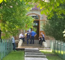 Drumul spre vot trece pe la crîșmă