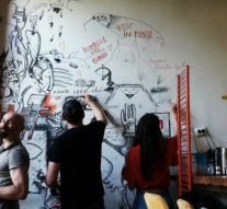 Artiștii care predau lecții de „șoc”