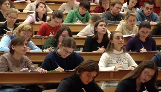 Studenții restanțieri mai au o săptămînă să își achite taxele