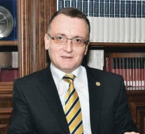 Păstrarea profesorilor fără doctorat în sistem, soluția de salvare a universităților mici din țară