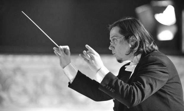 Armoniile izbite de pereții Teatrului Luceafărul