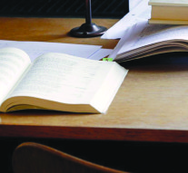 Leapșa cu doctoratele între minister și universități