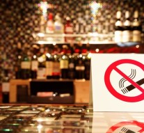 Studenții nu mai petrec printre nori de fum