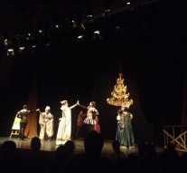 Shakespeare pe în]elesul copiilor