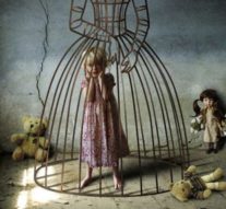 Eroii înlănțuiți în cărți